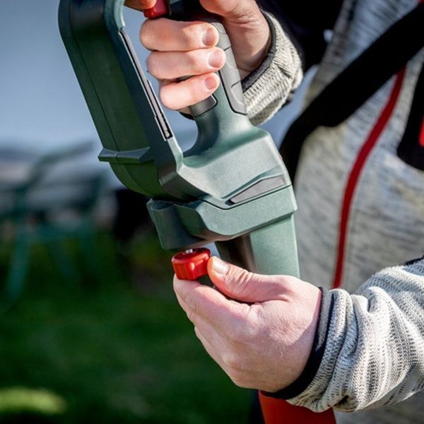 Телескопічна штанга для пилки MAG-912 (120-180см) / Телескопічна ручка до акумуляторної пилки 234581837 фото