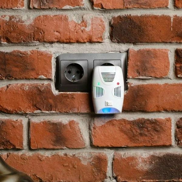 Відлякувач гризунів та тарганів Pest Repelling Aid / Електромагнітний пристрій від комах 234564966 фото